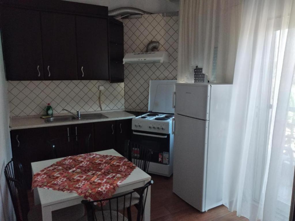 Ariadne Apartments Nea Michaniona Buitenkant foto